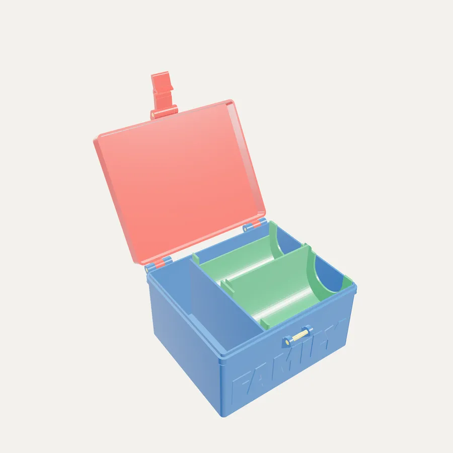 Game organizer box with a lift-out chip tray